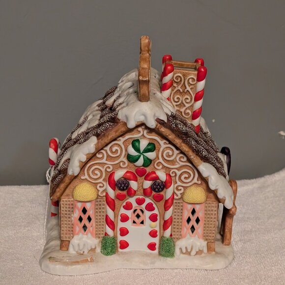 Partylite Exclusive Gingerbread Village Christmas Tealight Candle - Picture 1 of 4